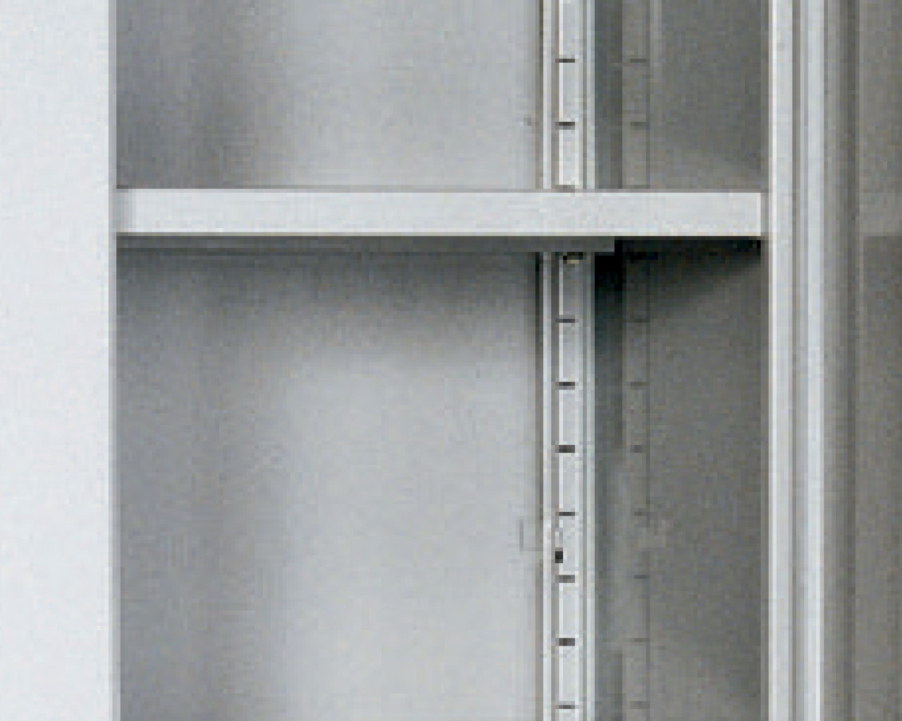 Steelwise_Storage_Cabinet_Shelf